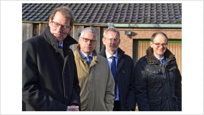 gero-storjohann-eroeffnet-erste-schnellladesaeule-in-schleswig-holstein